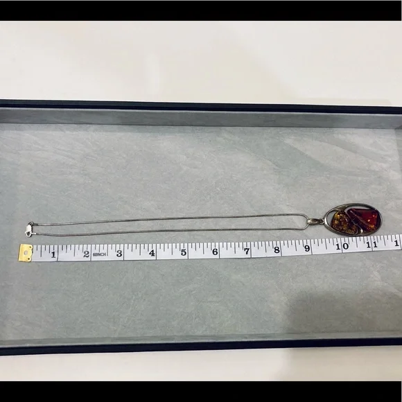 Amber pendant necklace - Picture 10 of 10